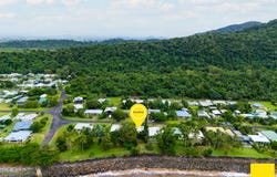 8 Feldt Street, Flying Fish Point, Qld 4860