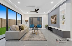 8 Pebble Road,, Pakenham, Vic 3810