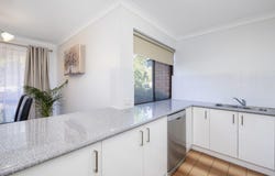 5/42 Hale Road, Forrestfield, WA 6058