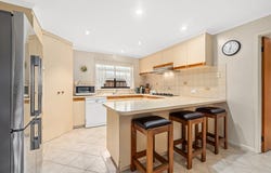 16 Rhodes Court, Glengarry, Vic 3854