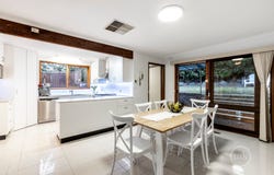 25 Nulgarrah Crescent, Greensborough, Vic 3088
