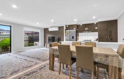 11 Nebula Lane, Cranbourne East, Vic 3977