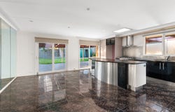 35 Thompson Circuit, Mill Park, Vic 3082