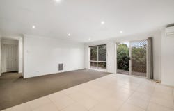2/11 Barclay Avenue, Croydon, Vic 3136