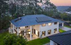 8 Greenford Street, Chapel Hill, Qld 4069