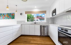 11 Campton Avenue, Cambridge Park, NSW 2747