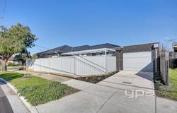 4 Prior Avenue, Gladstone Park, Vic 3043