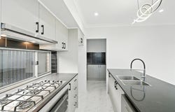 33 Parhelion Street, Austral, NSW 2179