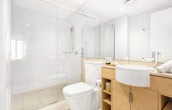 1504/2663 Gold Coast Highway, Broadbeach, Qld 4218