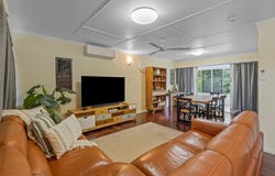 18 Holdsworth Road, North Ipswich, Qld 4305