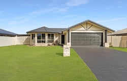 7 Bronton Way, Point Vernon, Qld 4655