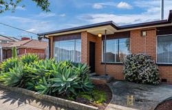4/4 Carol Grove, Tullamarine, Vic 3043