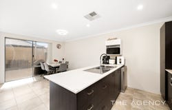 8 Elderflower Street, Treeby, WA 6164