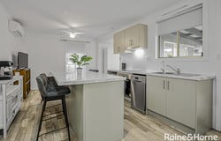 Cabin 30/4 Madsen St, Hindmarsh Island, SA 5214