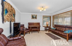 25 Myall Crescent, Lake Albert, NSW 2650