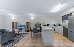 12/14 Island Drive, Cannonvale, Qld 4802
