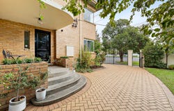 1/1 Murrumbeena Road, Carnegie, Vic 3163