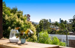 65 Oxley Drive, Holland Park, Qld 4121