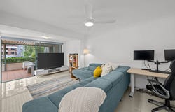 3/7-9 Robert Street, Labrador, Qld 4215
