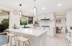 6 Charles Court, Wantirna South, Vic 3152
