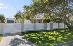 18 Campbell Street, Scarborough, Qld 4020