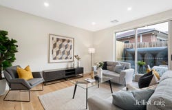 1/2 Harrison Street, Mitcham, Vic 3132