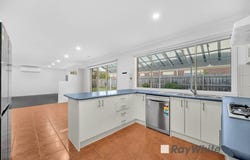 11 Lochgreen View, Cranbourne, Vic 3977