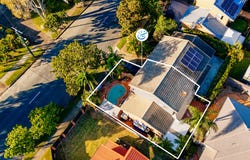 2/170 Muir Street, Labrador, Qld 4215