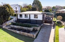 7 Oakleigh Street, Rockville, Qld 4350