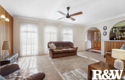 1 Tulip Place, St Clair, NSW 2759