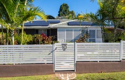10 Wharf Street, Woody Point, Qld 4019