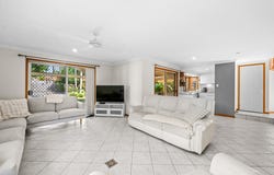 9 Seaton Place, Parkinson, Qld 4115