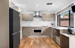 3 Chateau Crescent, St Clair, NSW 2759