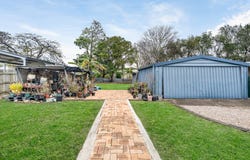 17 Thompson Street, Silkstone, Qld 4304