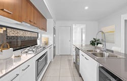12 Cambridge Way, Ripley, Qld 4306