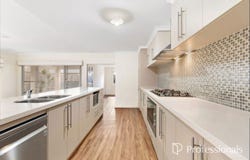 7 Buttercup Parkway, Halls Head, WA 6210