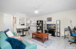 4/9-11 Baker Avenue, Labrador, Qld 4215