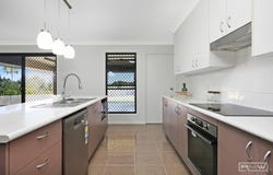 7 Bells Court, Rosslyn, Qld 4703