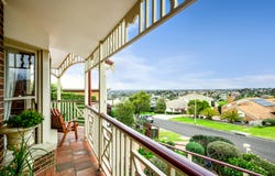 12 Triumph Court, Highton, Vic 3216