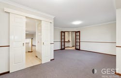 15 Rockdale Pass, Landsdale, WA 6065