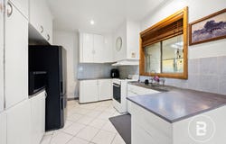 4 Form Street, Wendouree, Vic 3355