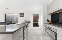 19 Marrone Boulevard, Cranbourne East, Vic 3977