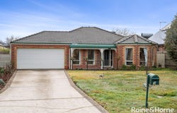 10 Galilee Court, New Gisborne, Vic 3438