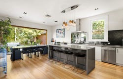 2 Ellesmere  Road, Prahran, Vic 3181