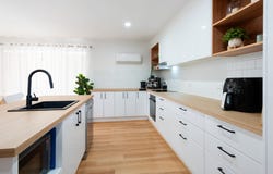 1 Austral Crescent, Pacific Pines, Qld 4211