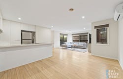 2 Sunshine Court, Hampton Park, Vic 3976