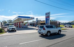 Mobil & Zarraffa's, 12-14 Boat Harbour Dr, Pialba, Qld 4655