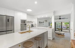 6/1 Bronberg Court, Southport, Qld 4215