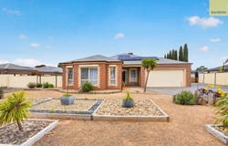 27 Highfield Way, Kurunjang, Vic 3337