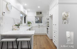10 Charlton Street, Mount Waverley, Vic 3149